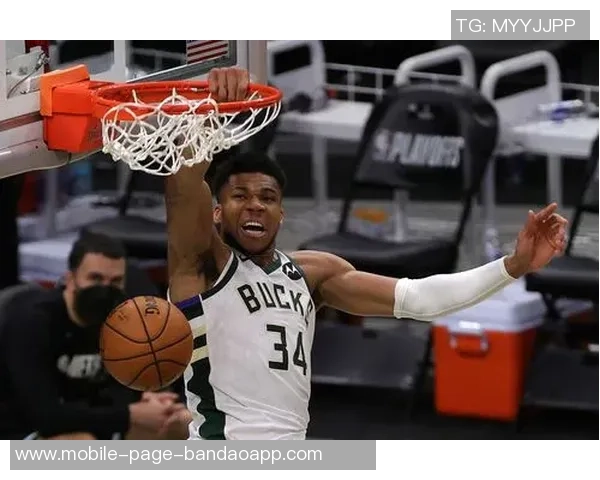 字母哥半场表现惊艳7投6中贡献15分6篮板带领球队打破国王防线 字母哥半场表现惊艳7投6中贡献15分6篮板带领球队打破国王防线