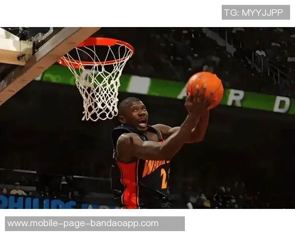 普理查德半场表现出色8投5中三分球命中率高达667贡献12分1篮板3助攻